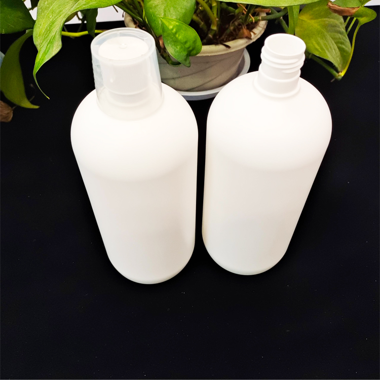 25oz White Plastic Liquid Bottles